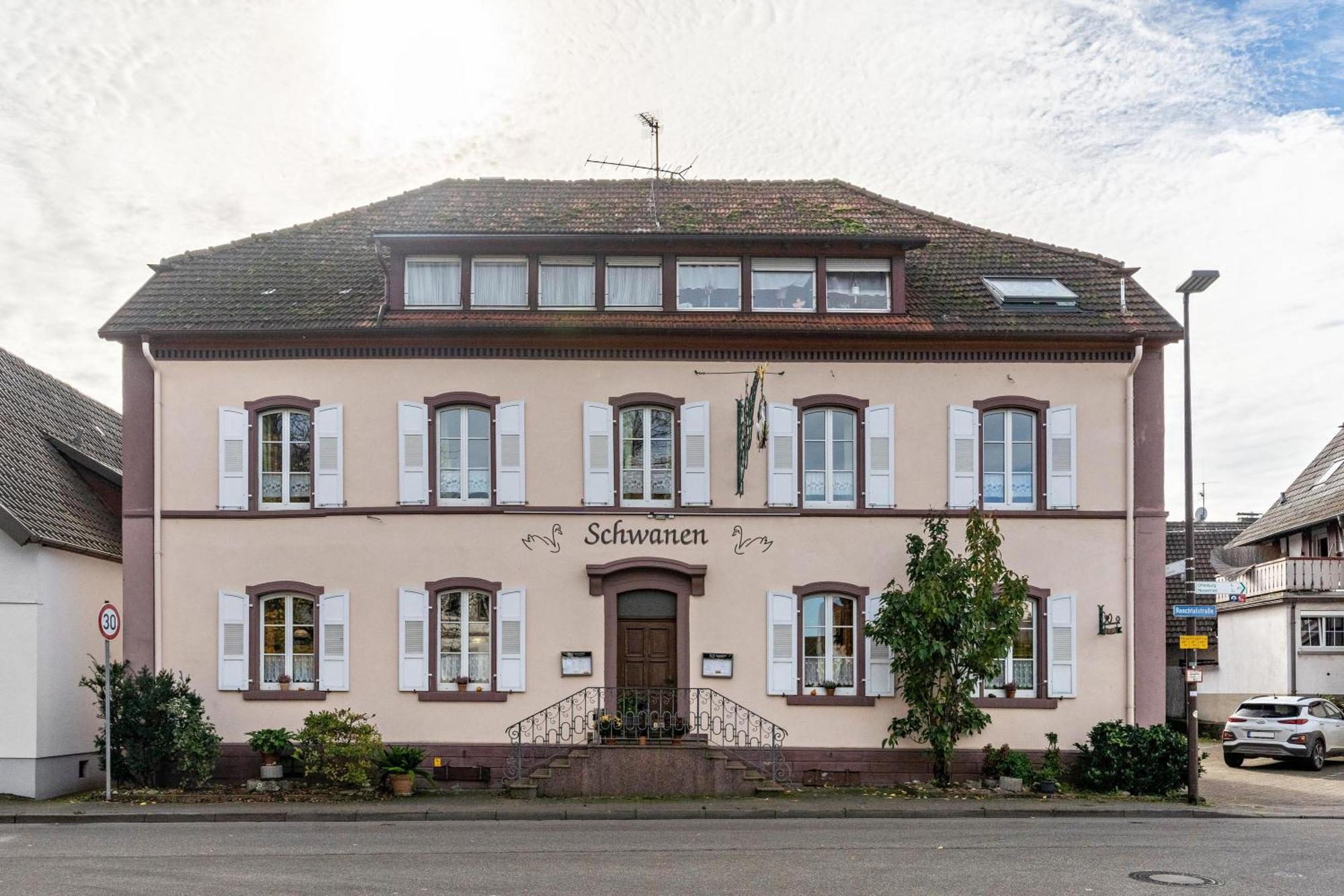 Gasthaus Zum Schwanen Oberkirch  Ngoại thất bức ảnh